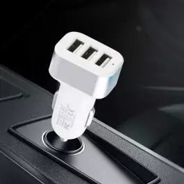 Зарядно устройство за автомобил с 3 USB порта