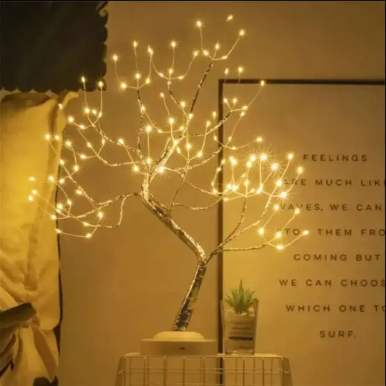LED лампа дърво