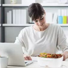 Електрическа термо кутия за храна Electric, 220V захранване Електрическа термо кутия за храна Electric, 220V захранване