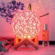 Модерна LED настолна лампа Модерна LED настолна лампа