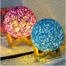 Модерна LED настолна лампа Модерна LED настолна лампа