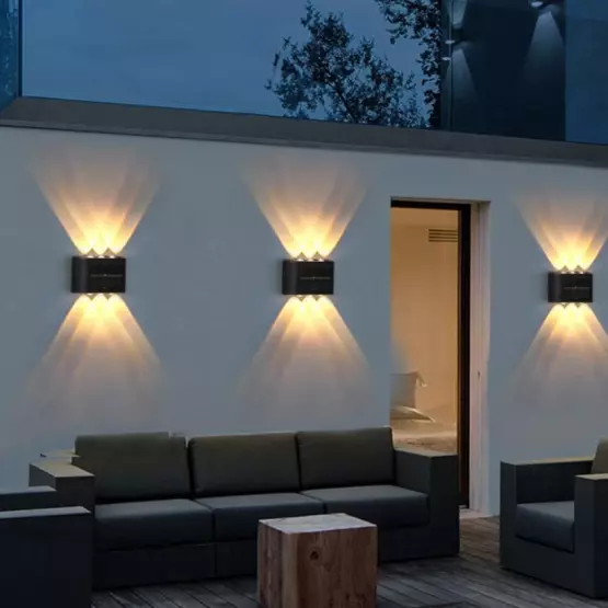 2 броя LED соларни градински лампи