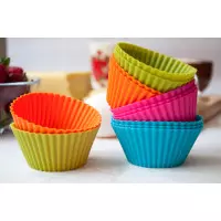 Комплект 12 броя цветни силиконови форми за мъфини Комплект 12 броя цветни силиконови форми за мъфини
