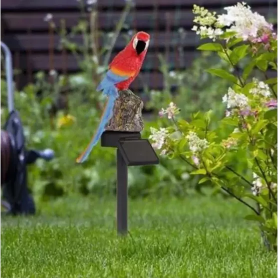 Градинска лампа във формата на папагал