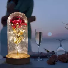 Вечна роза в стъкленица с LED лампички Вечна роза в стъкленица с LED лампички