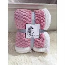 Плюшено топло одеяло - розово Плюшено топло одеяло - розово