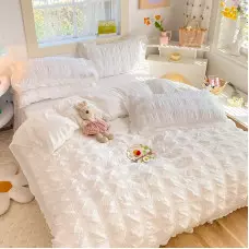 Бял спален комплект от 6 части Бял спален комплект от 6 части