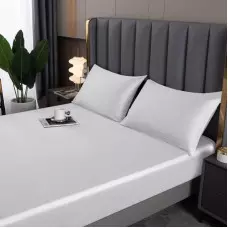 Комплект долен чаршаф с две калъфки