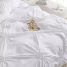 Луксозен спален комплект с бродерия от 6 части – Бял Луксозен спален комплект с бродерия от 6 части – Бял