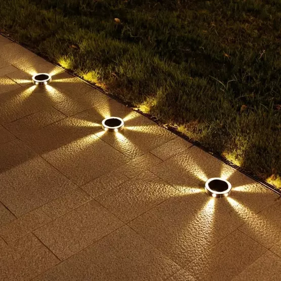 Градинска соларна LED лампа