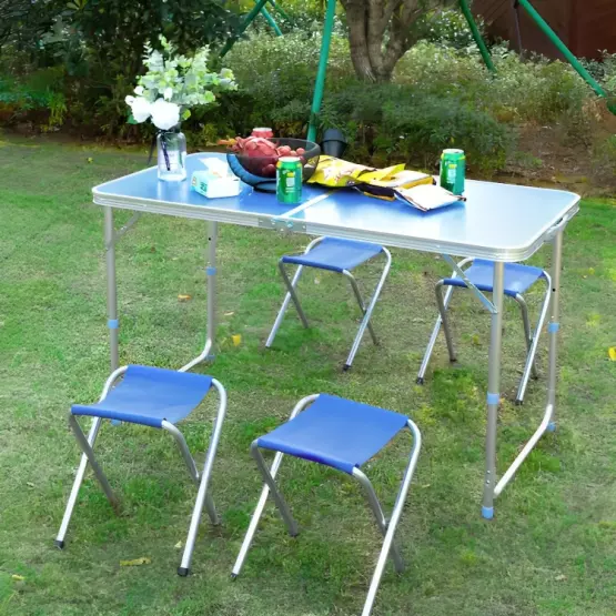 Сгъваем комплект за къмпинг - маса + 4 стола в синьо