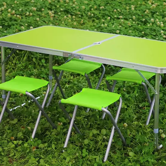 Сгъваем комплект за къмпинг - маса + 4 стола в зелено