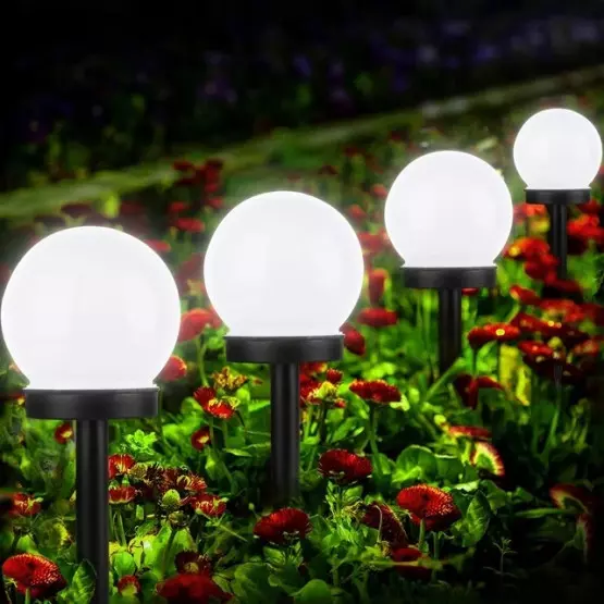 4 броя LED соларни градински лампи