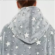 Светещ суичър-одеяло с ръкави Светещ суичър-одеяло с ръкави