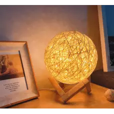 Модерна LED настолна лампа Модерна LED настолна лампа